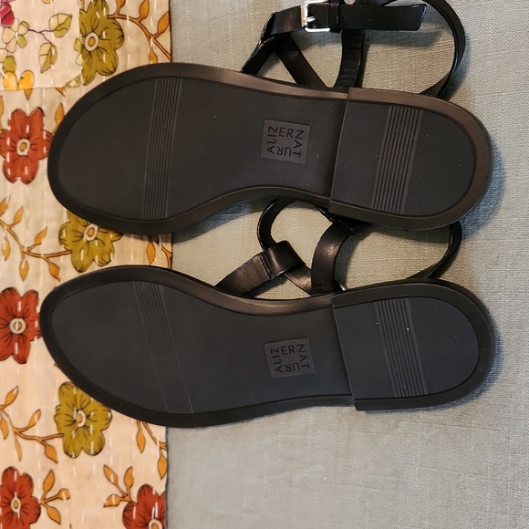 Naturalizer Shoes - Picture 3 of 3